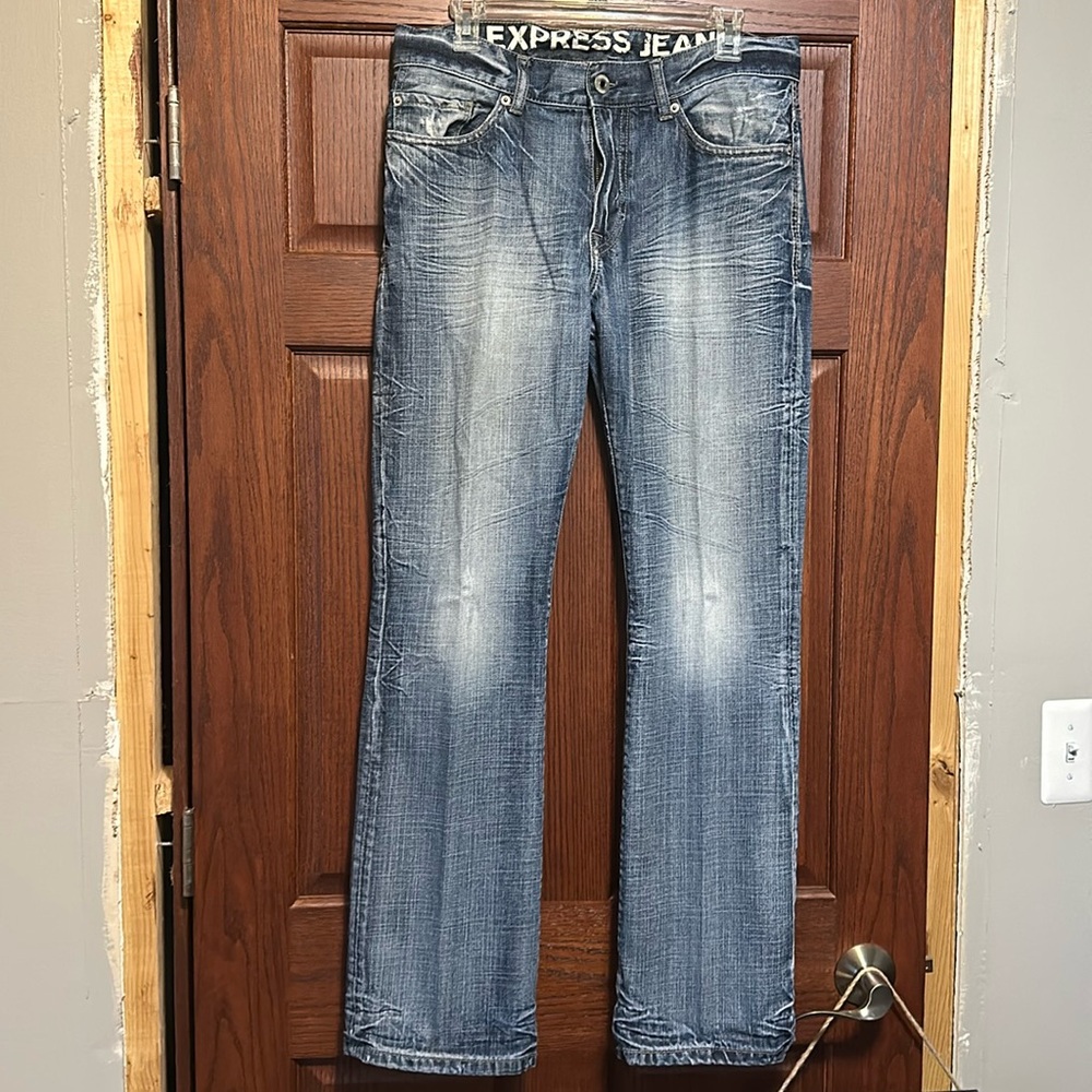 Express classic low rise boot cut Kingston jeans 32x32
